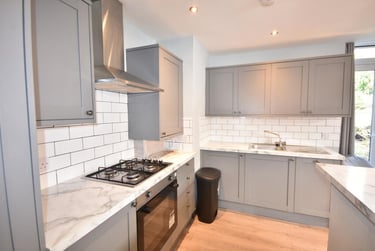 3 bed flat, Springbank Road, Jesmond Vale, Newcastle, NE21PD - Image 1